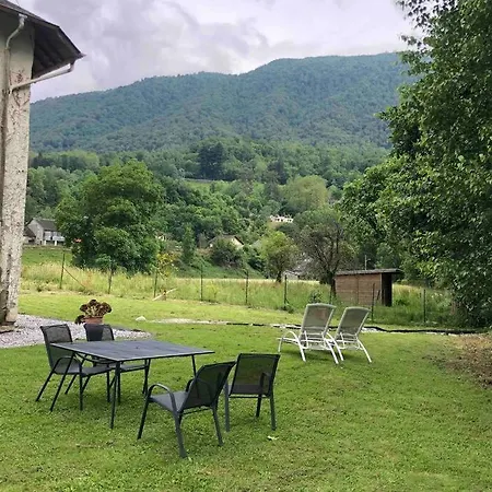 Au Bord Du Gave 公寓 *